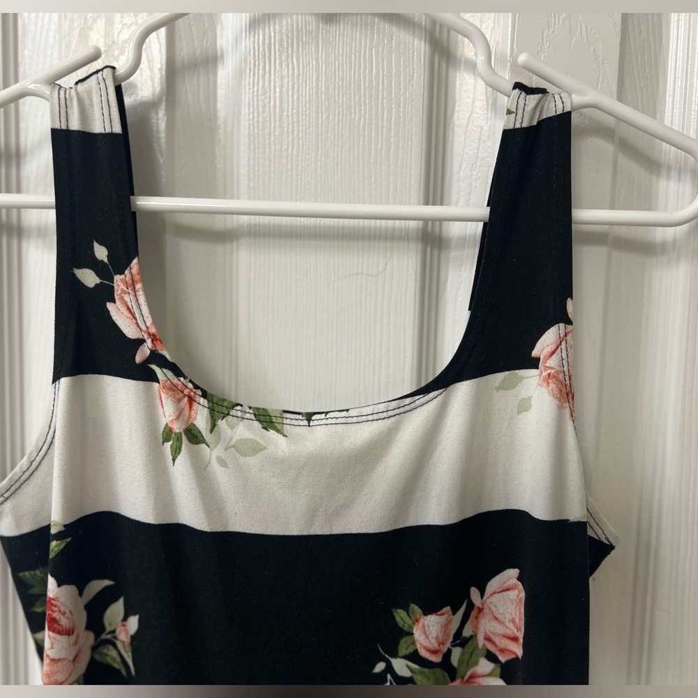 MRT 1030 XL Sleeveless Maxi Dress w/ B&W Stripes & Roses - Picture 2 of 8